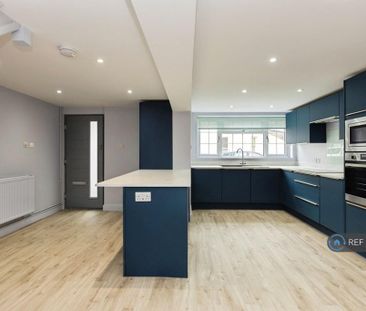 3 bedroom detached house to rent - Photo 6