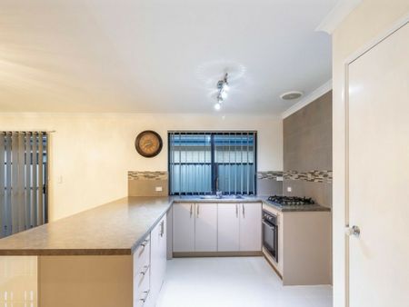 Spacious Modern Family Home - Photo 2