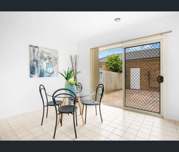 Location Location! - Photo 3