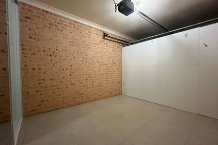 2/40 Girraween Road - Photo 2