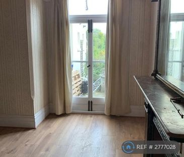 5 bedroom semi-detached house to rent - Photo 5