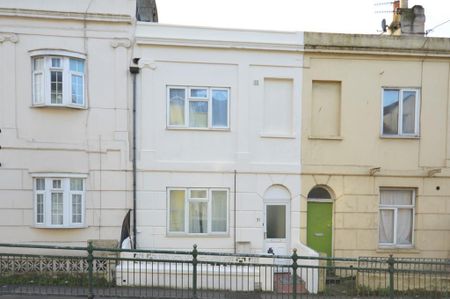 4 bedroom terraced house to rent - Photo 4