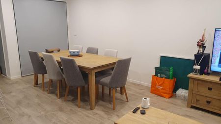 Modern & Sunny Room in Orewa - Photo 4