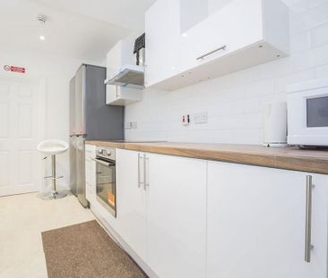 House share to rent - Photo 2