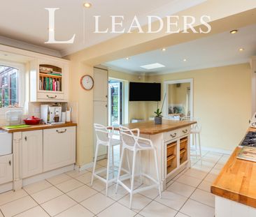 4 bedroom house to rent Broughton Road, Milton Keynes Village, MK10 - Photo 5