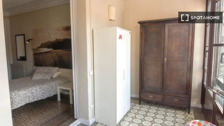 barcelona, Catalonia 08011 - Photo 4