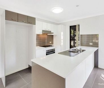 Break Lease! SPACIOUS 3 BED UNIT IN LEAFY COMMUNITY CLOSE TO SHOPS ... - Photo 1
