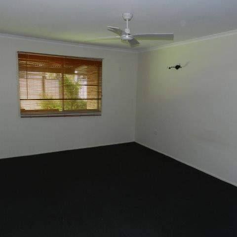 3 BED UNFURNISHED HOUSE (PETS ON APPLICATION) - Photo 1