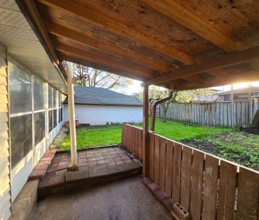 For Lease - 223 Elmwood Road, Oakville, Ontario - Photo 5
