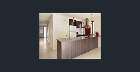 Move In Before the Holidays - Spacious Home in the Heart of Epping! - Photo 5