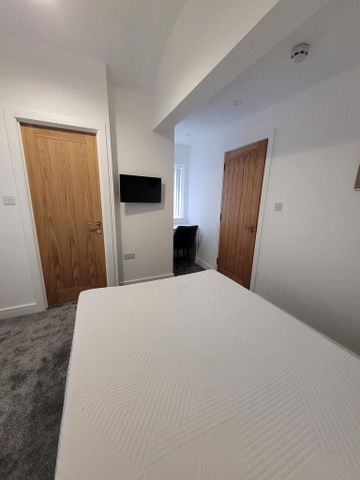 1 bedroom semi-detached house to rent - Photo 4