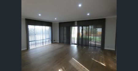 Spacious, Stylish & Family-Friendly Home in Prime Location! - Photo 2