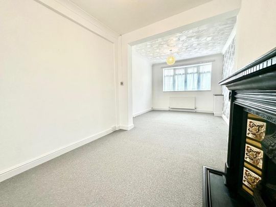 3 bedroom end of terrace house to rent - Photo 1