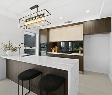 Spacious 5-Bedroom Family Home with Modern Comforts - Photo 4