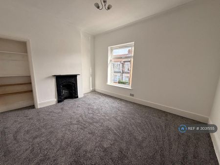 3 bedroom terraced house to rent - Photo 3