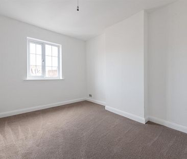 3 bed apartment to rent in Station Road, Solihull, B93 - Photo 1