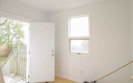 For Lease - 1354 Caroline Street, Burlington, Ontario - Photo 2