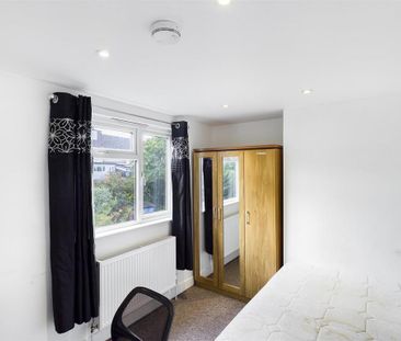 6 bedroom semi-detached house to rent - Photo 6