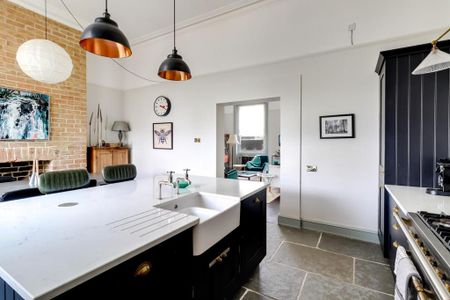 3 bedroom flat to rent - Photo 3