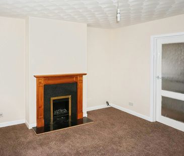 Flat to rent on - Photo 2