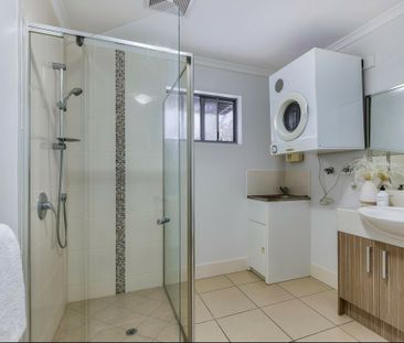 PEACEFUL LIVING IN PRIME LOCATION ! - Photo 3