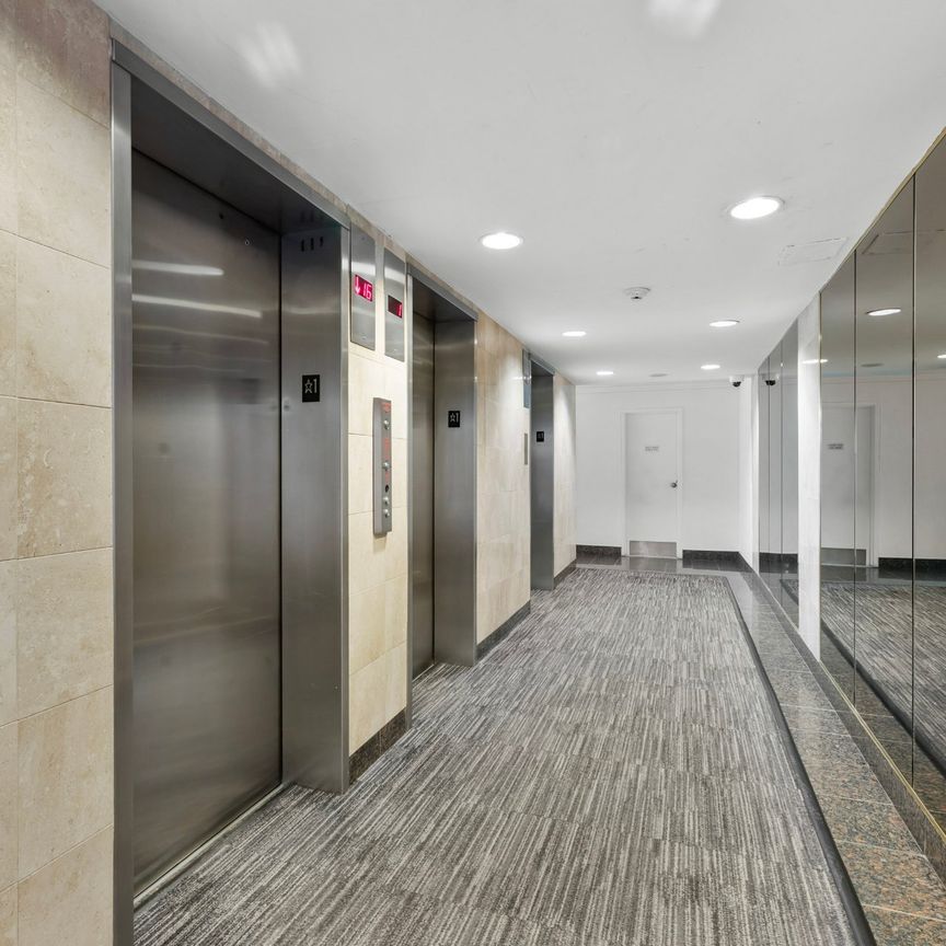 Condo for rent, Montréal (Ville-Marie) - Photo 1