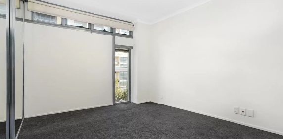 MGM MARTIN - TWO BEDROOM APARTMENT - Photo 2
