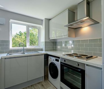 2 Bed Flat, Jack Clow Road, E15 - Photo 4