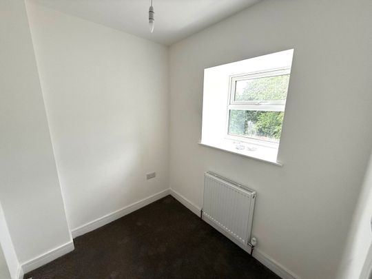 3 Bed Detached House, Church Street, S35 - Photo 1