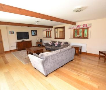 3 bedroom barn conversion to rent - Photo 3