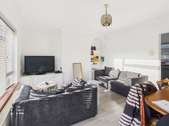 Rowan Close, Beaconsfield,HP9 - Photo 1