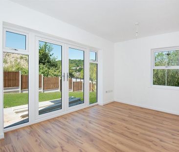 2 bedroom detached house to rent - Photo 5