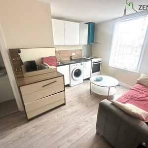 Studio to rent - Photo 2