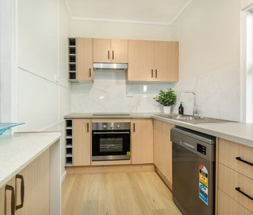 Four-Bedroom Cottage in North Muswellbrook - Photo 4