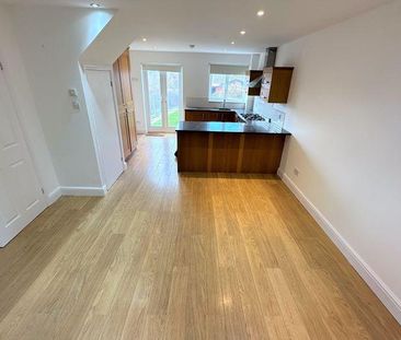 2 bedroom end of terrace house to rent - Photo 4