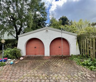 33 Yellowstone Crescent, Burwood - Photo 2