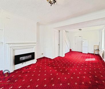 3 bedroom end of terrace house to rent - Photo 2