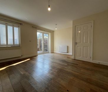 3 bedroom semi-detached house to rent - Photo 2