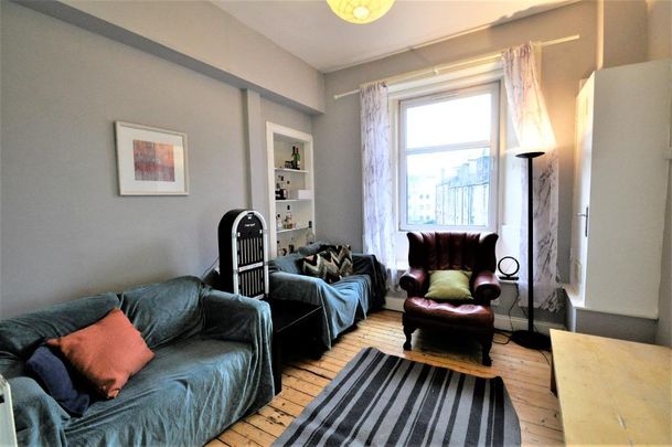 4 bedroom flat to rent - Photo 1