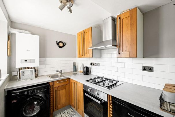 1 bedroom flat to rent - Photo 1