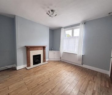 2 bedroom end of terrace house to rent - Photo 1