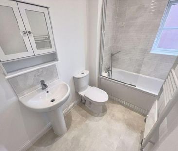 3 bedroom semi-detached house to rent - Photo 5