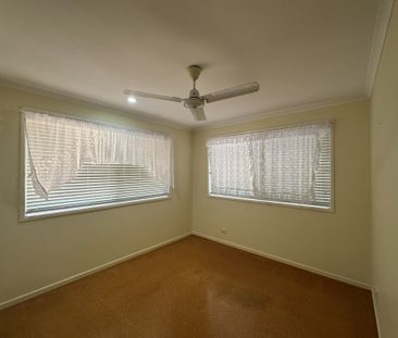 Lowset, Air Conditioned & Convenient! - Photo 4