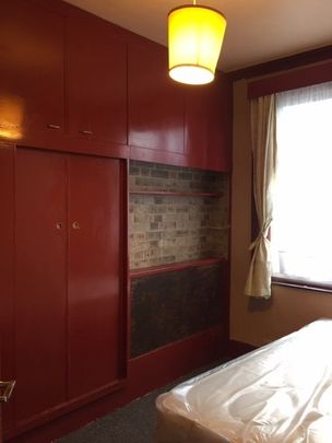 5 Bed Semi-Detached House, Berkshire Gardens, N13 - Photo 1