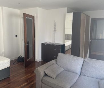 Studio to rent - Photo 1