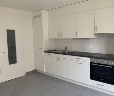 Grand appartement de 4 1/2 pièces dans un quartier ensoleillé - Photo 3