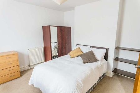 Orcheston Road, Charminster, BH8 - Photo 4