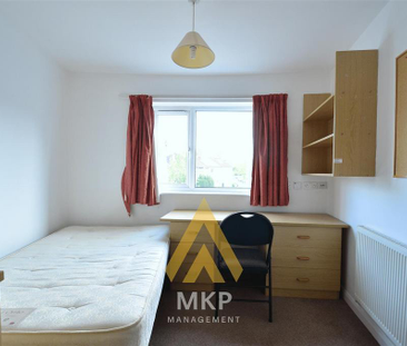 4 bedroom flat to rent - Photo 4