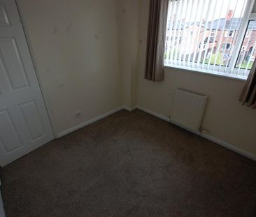 3 bedroom end of terrace house to rent - Photo 4