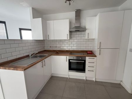 PETERBOROUGH - Photo 4